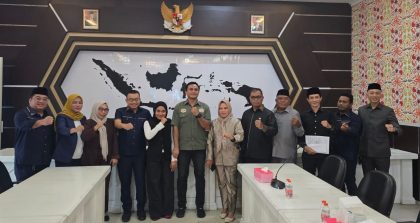Foto : RDP Tim Pansus RTRW dengan Komunitas Save Ake Gaale